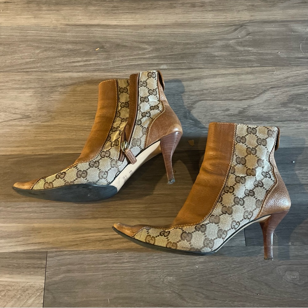 Vintage Gucci monogram boots high heels